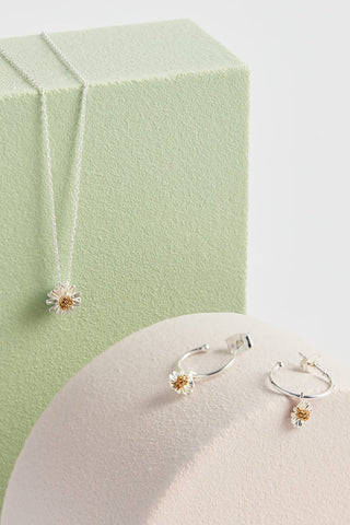 Estella Bartlett Wildflower Necklace