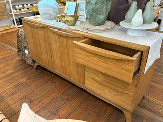 Olivia Console
